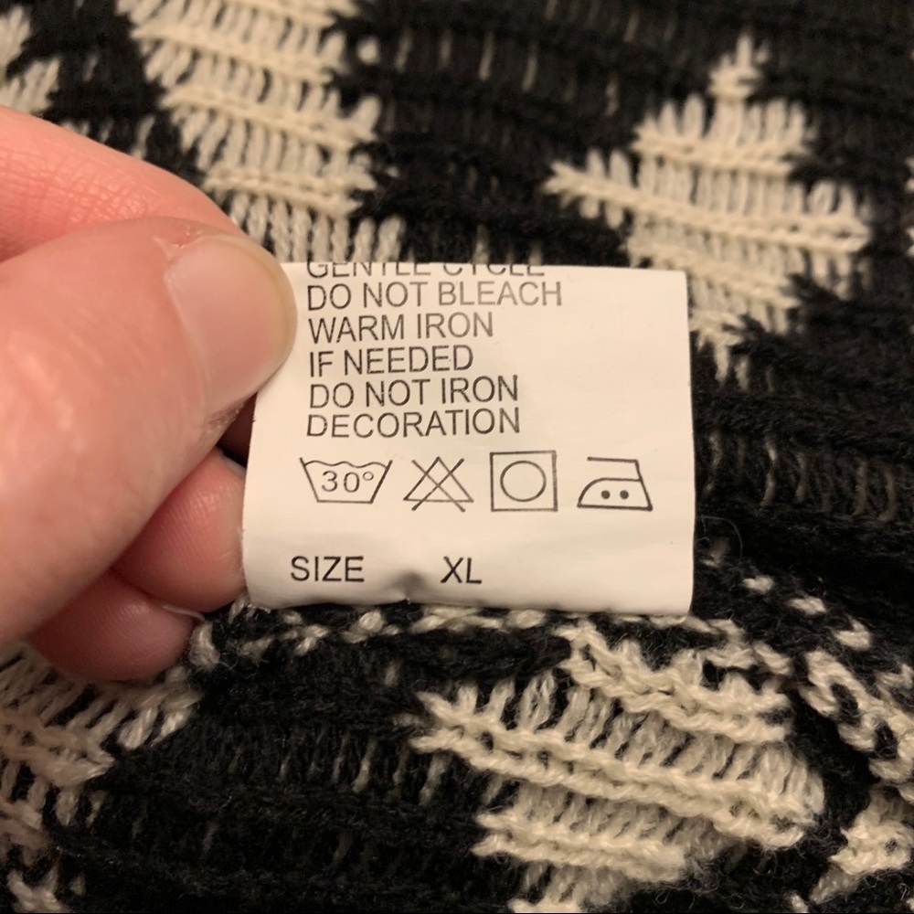 ๐ Spoiled Angel Aztec Open Cardigan - Picture 7 of 7